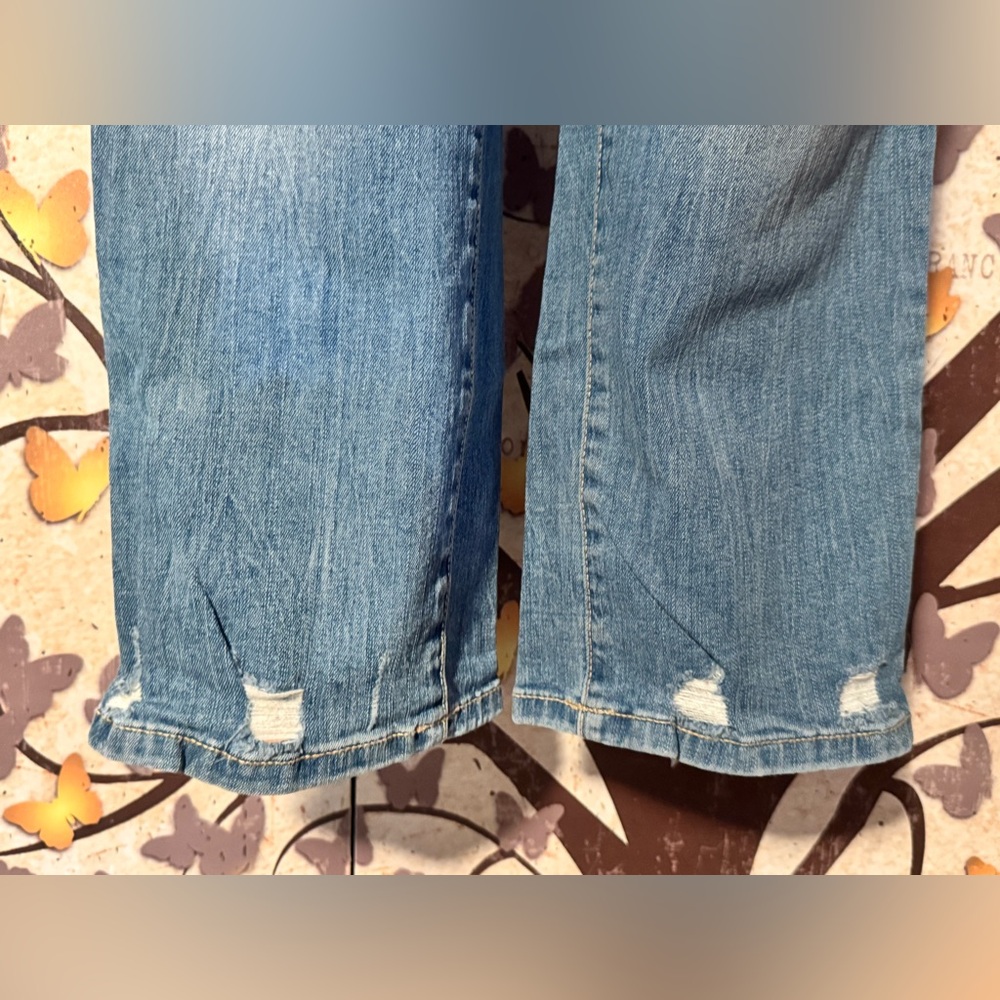 Maurices Cropped Boyfriend Jeans in Vintage Wash - Picture 2 of 9